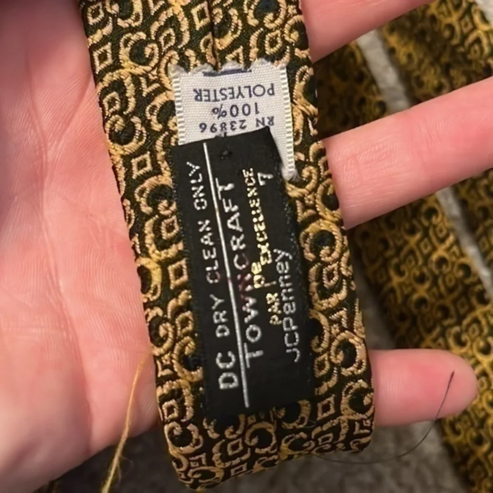 Vintage Tommycraft JCPenney 100% Polyester Black Gold Brocade Necktie